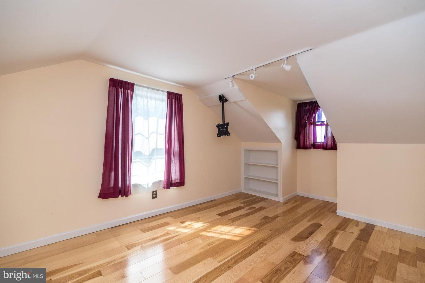 2361 Turk Road N photo 3