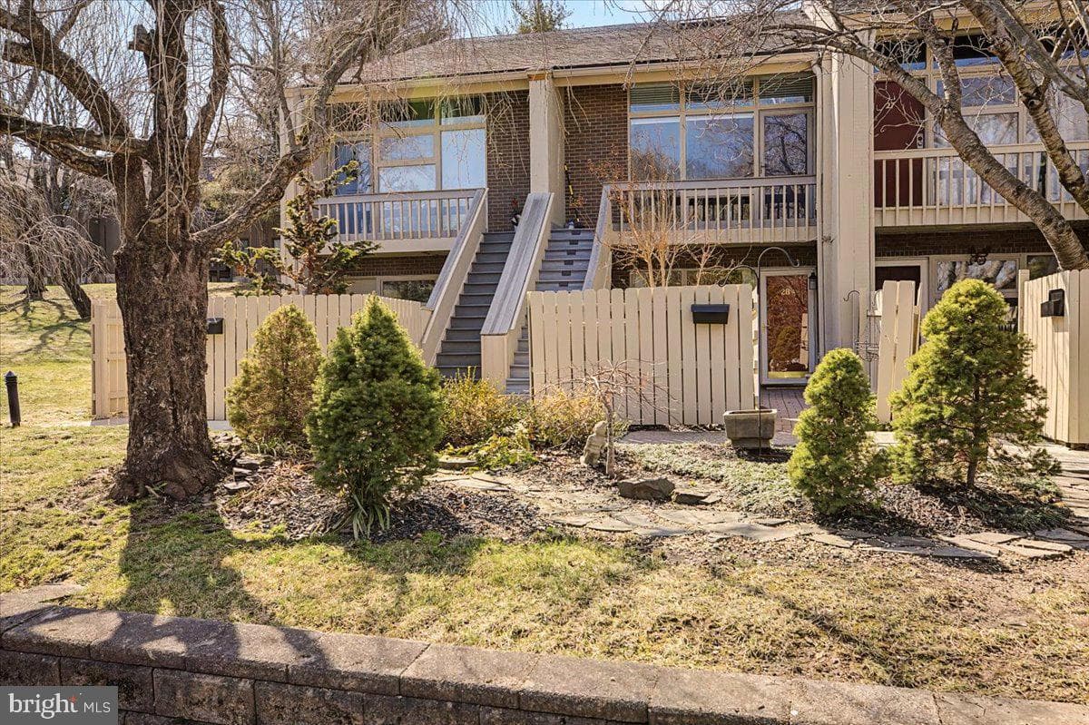 28 Riverhill Way photo 2
