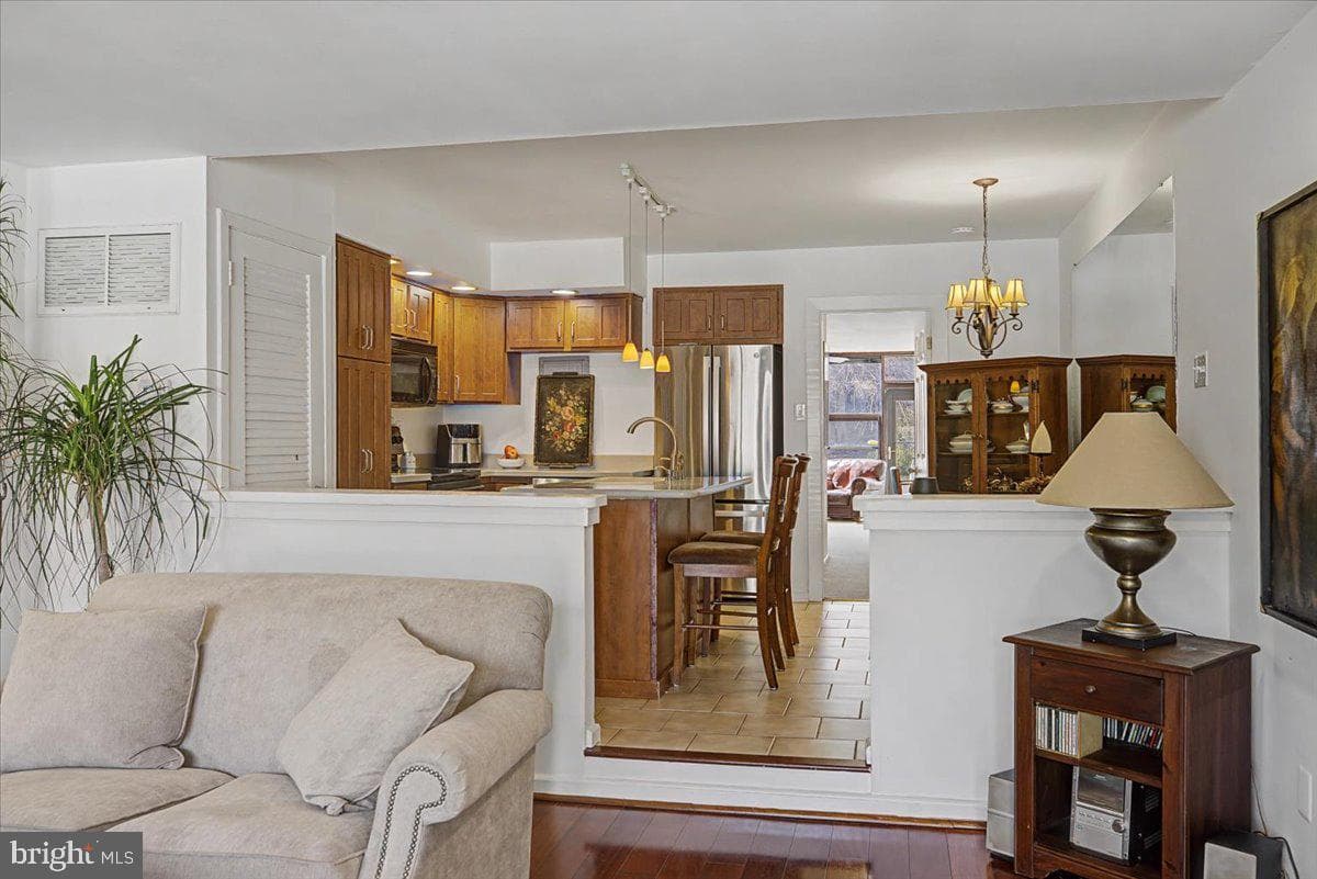 28 Riverhill Way photo 8