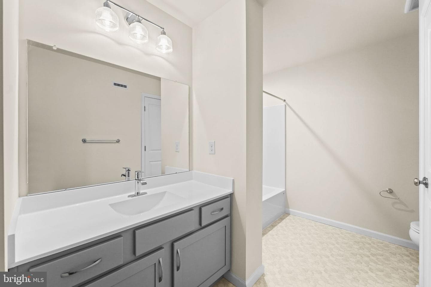 40 N Eighth Street photo 14