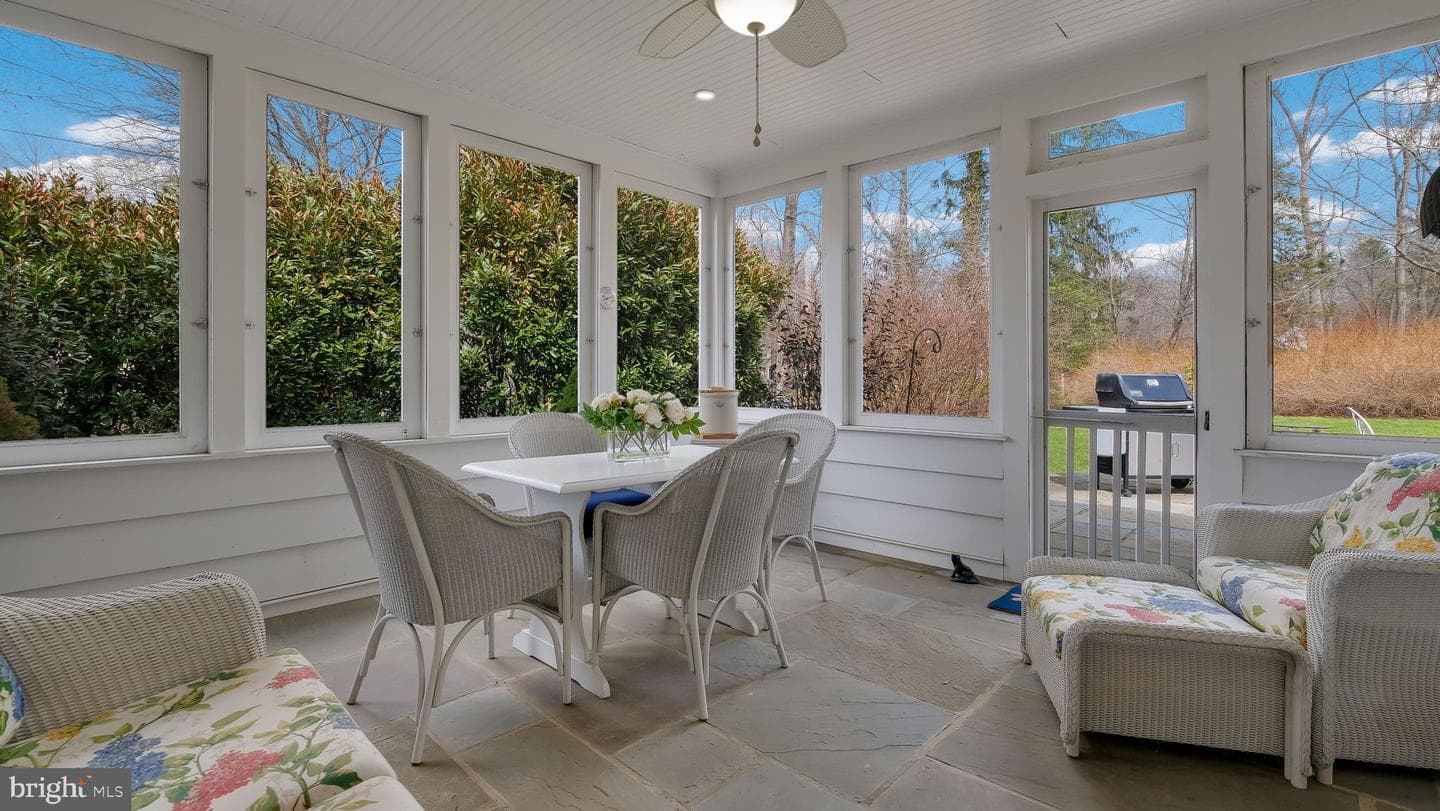 563 Pebble Hill Rd photo 20
