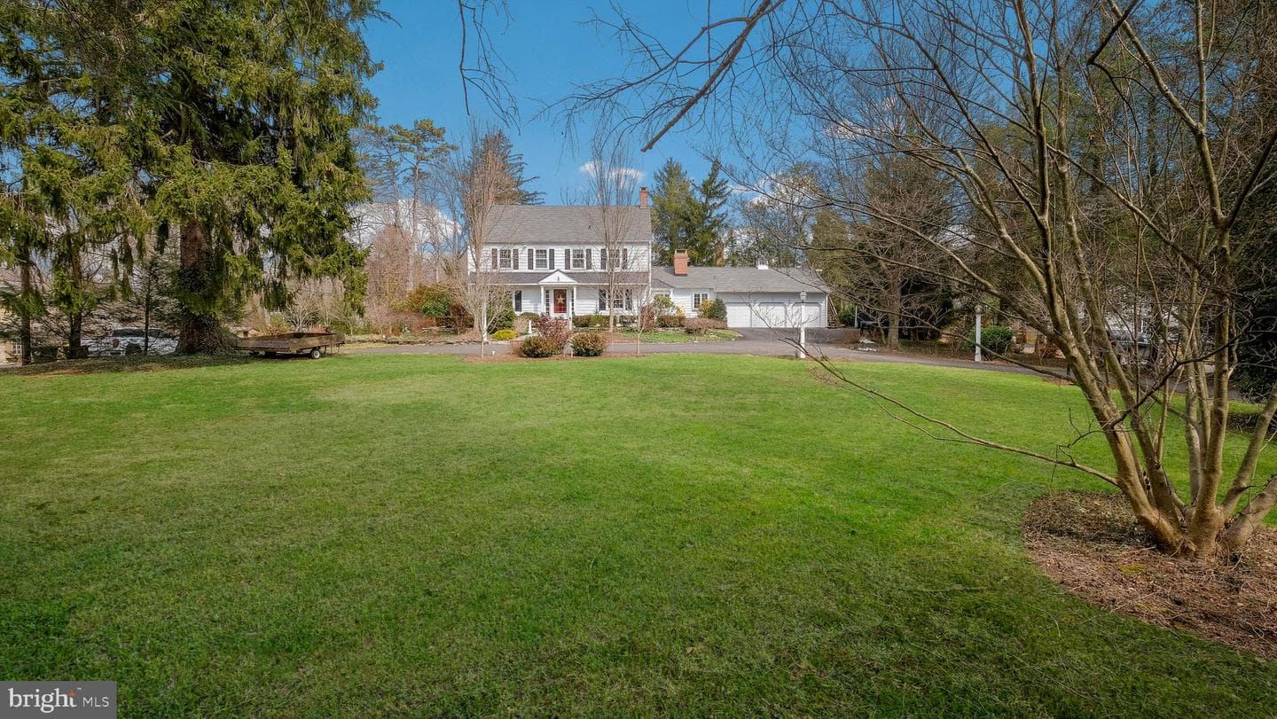 563 Pebble Hill Rd photo 4