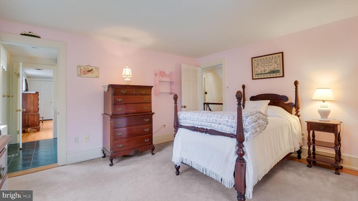 563 Pebble Hill Rd photo 43