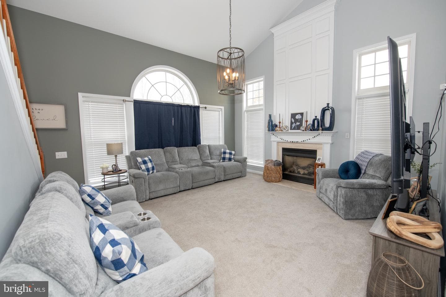 358 E Armstrong Drive photo 16