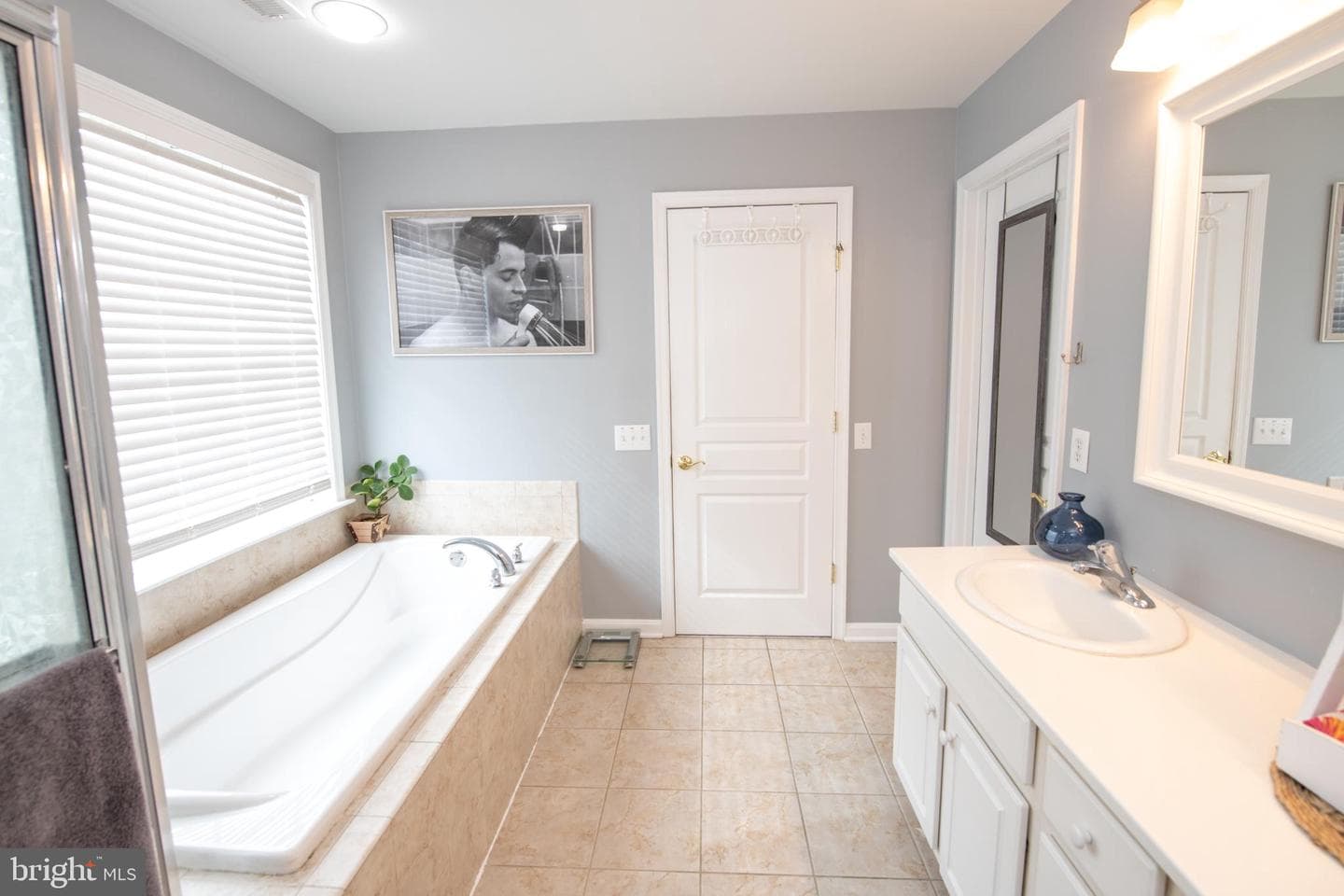 358 E Armstrong Drive photo 24