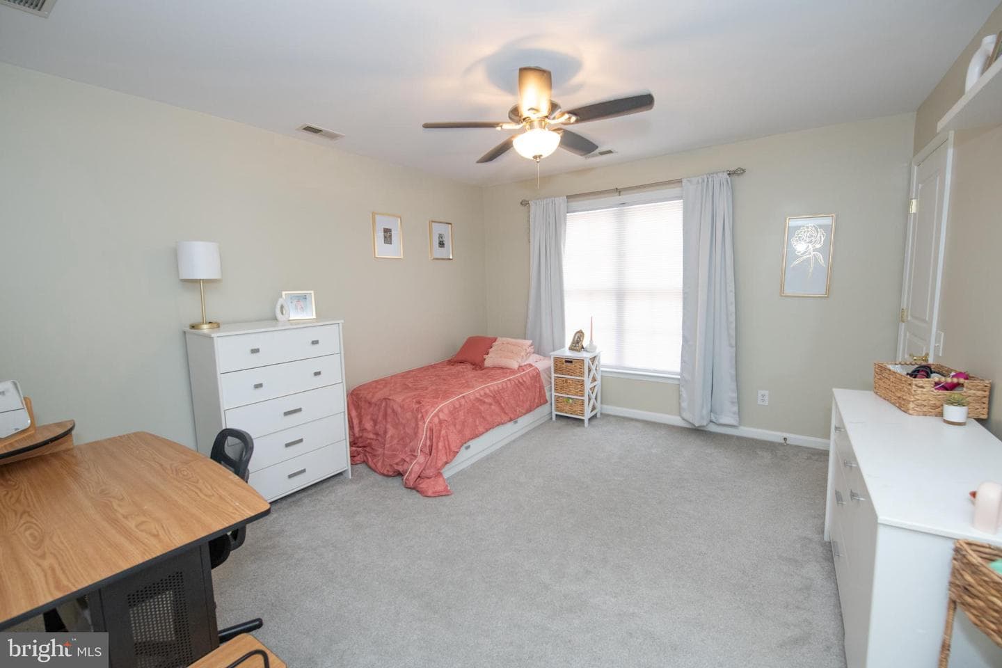 358 E Armstrong Drive photo 25