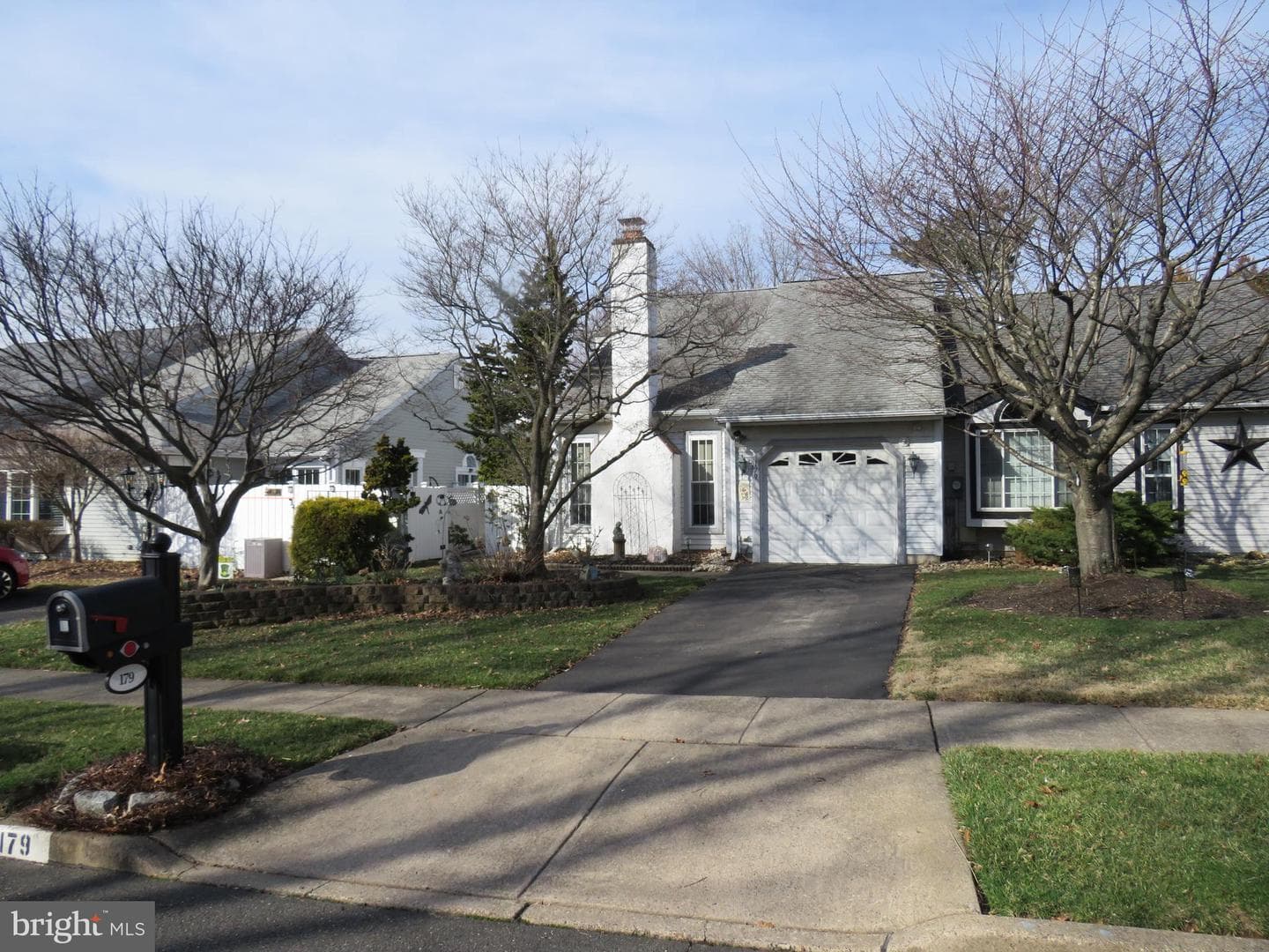 179 Raintree Court photo 2