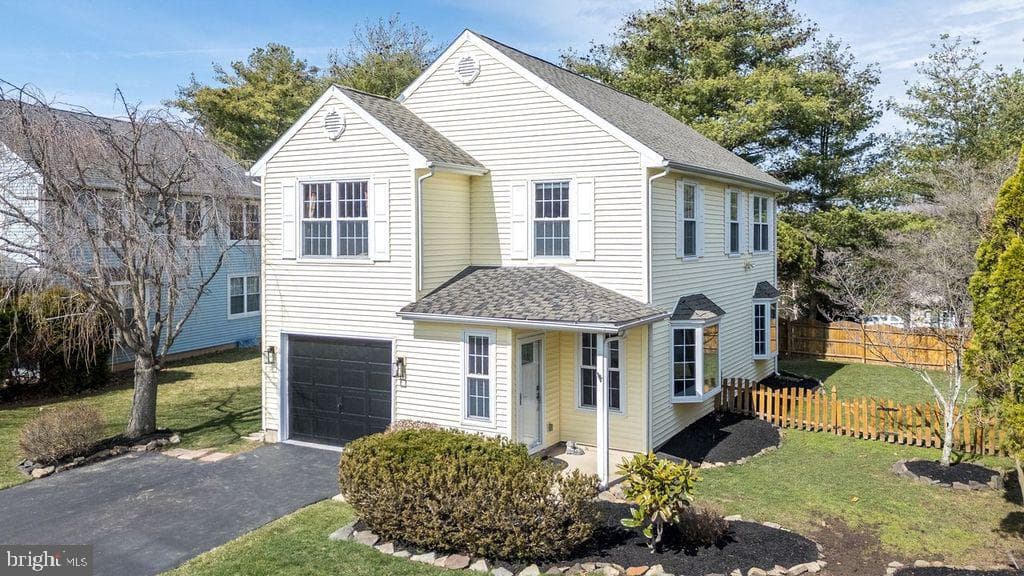 272 Stanford Place photo 1