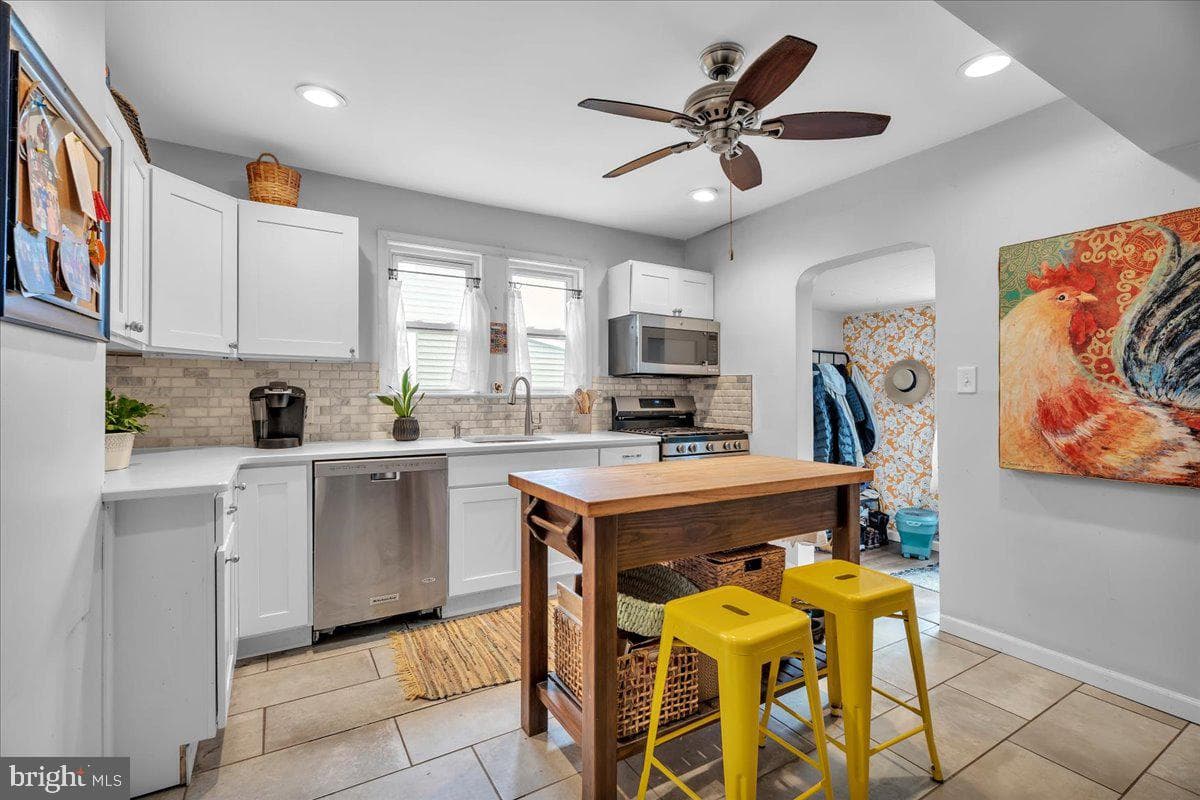35 E Hendrickson Avenue photo 10