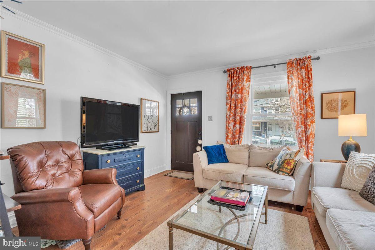 35 E Hendrickson Avenue photo 5