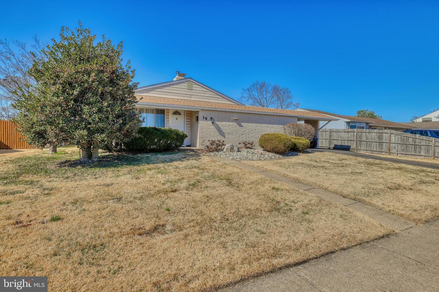 19 Dewberry Lane photo 2