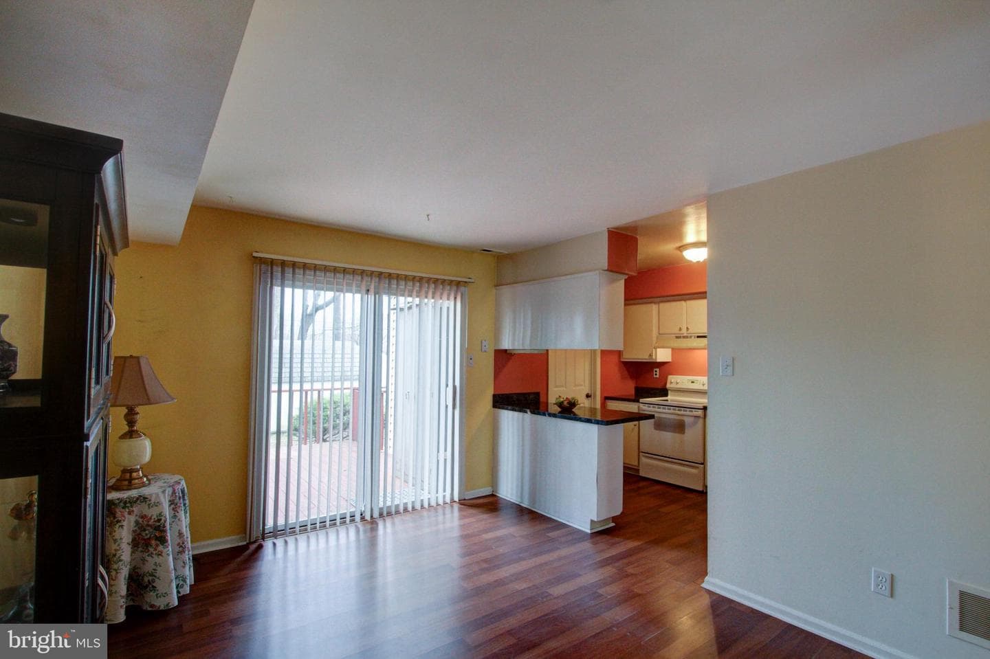 4124 Salford Court photo 9
