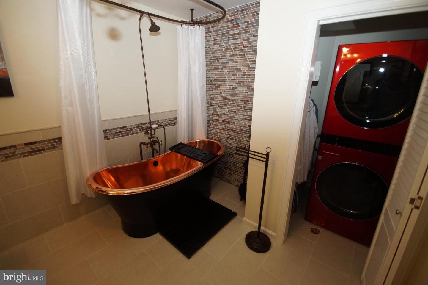 2145 Bromley Comn photo 26