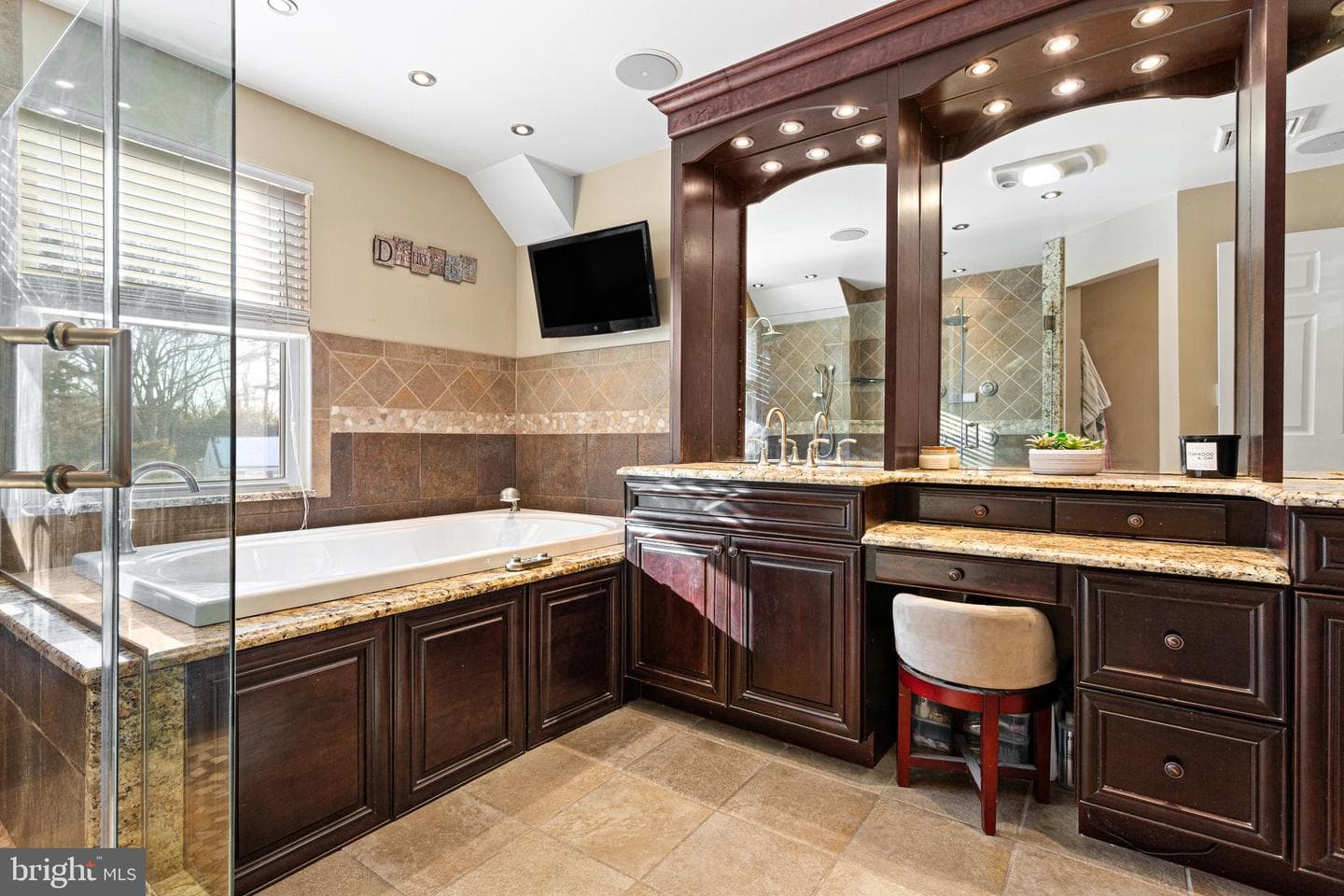 165 Valley Drive photo 17