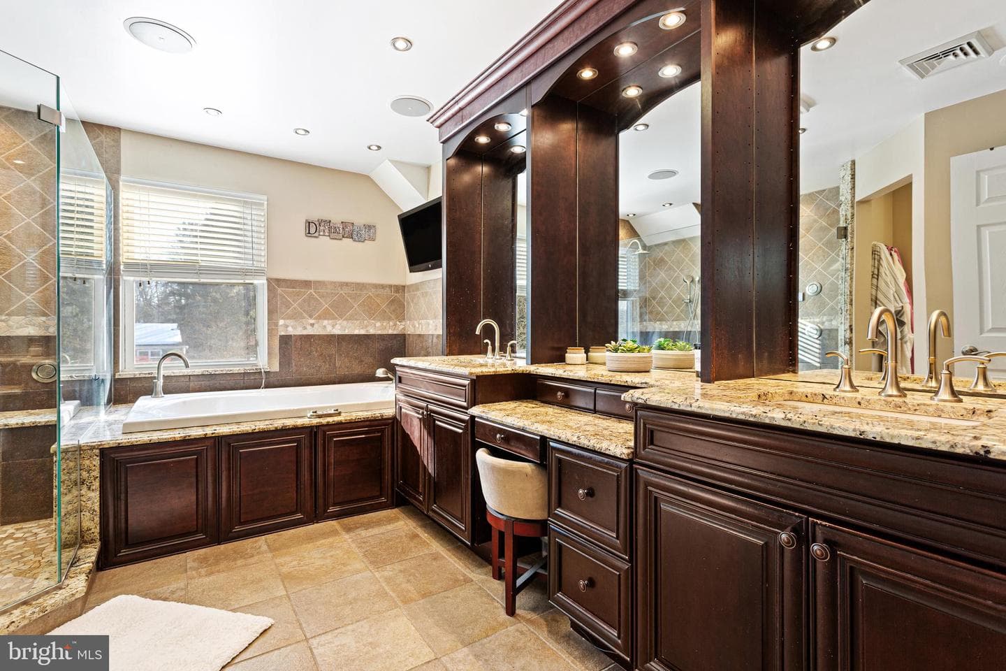165 Valley Drive photo 19