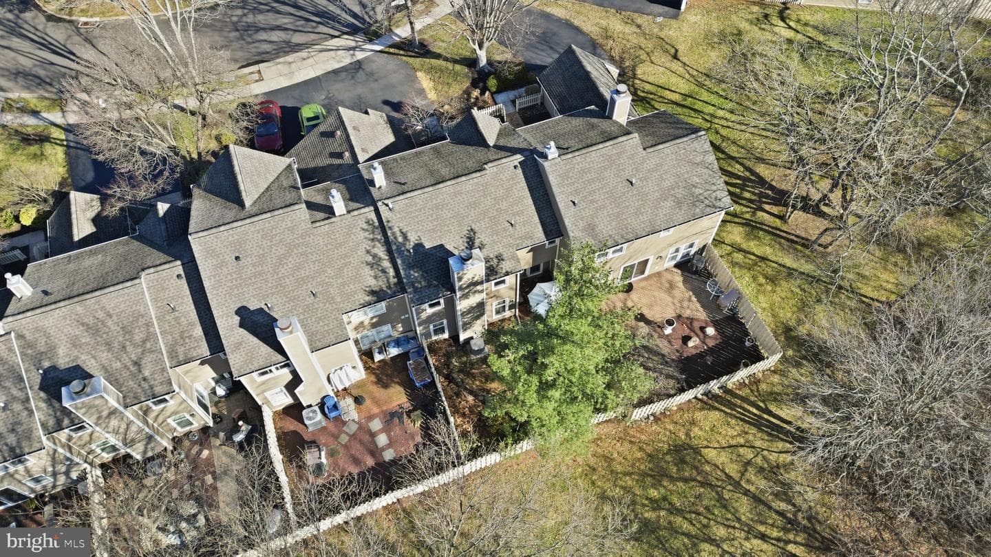1565 Butterfly Court photo 43