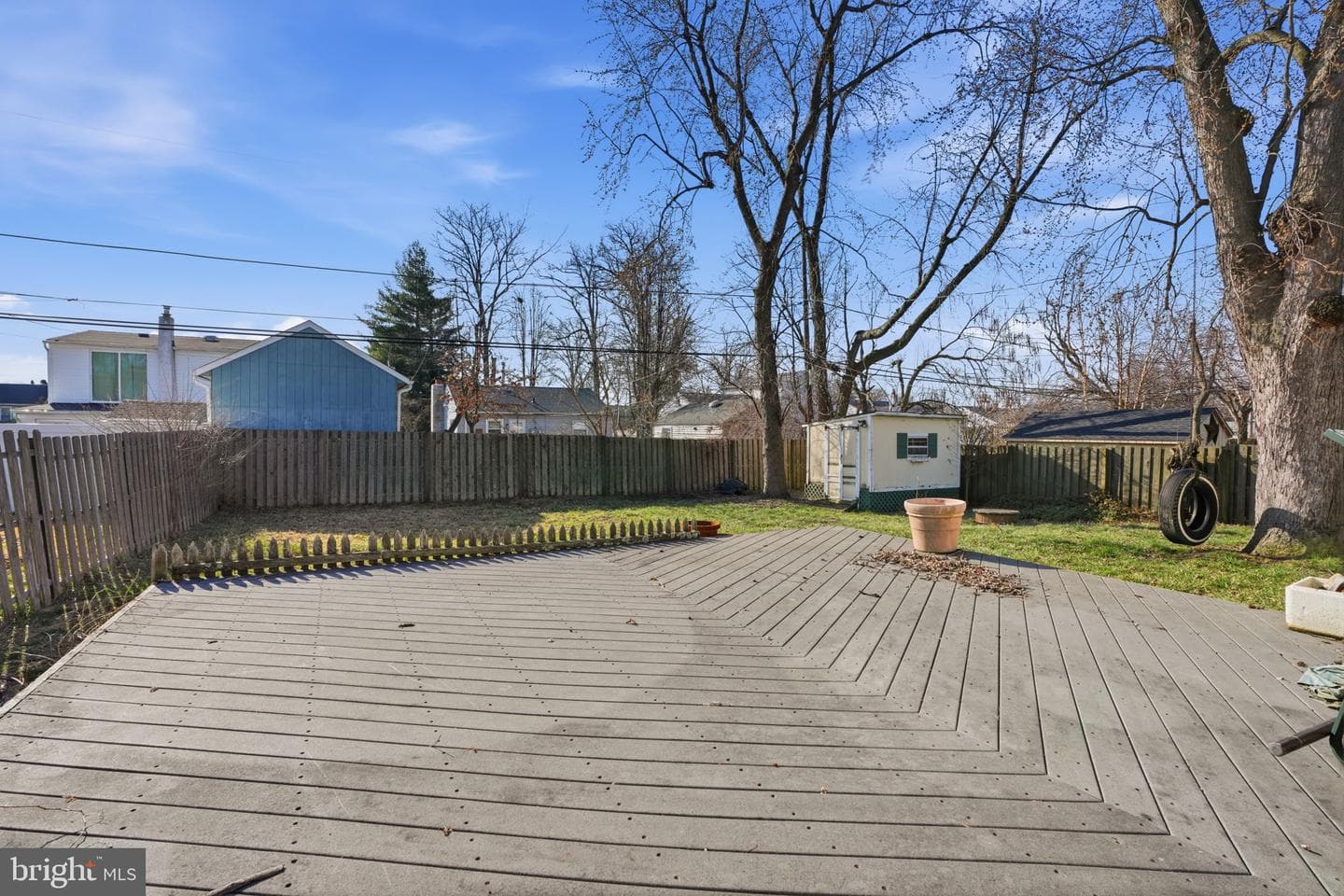 625 Hillcrest Avenue photo 27