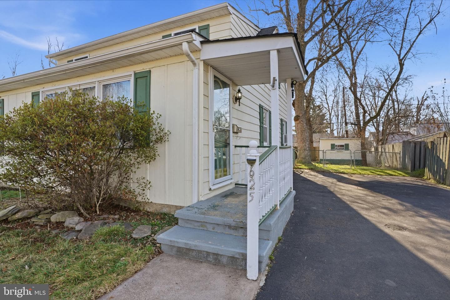 625 Hillcrest Avenue photo 3