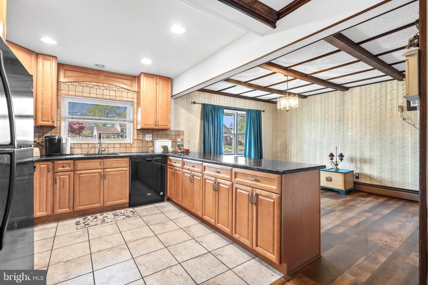 58 Nearwood Lane, Levittown