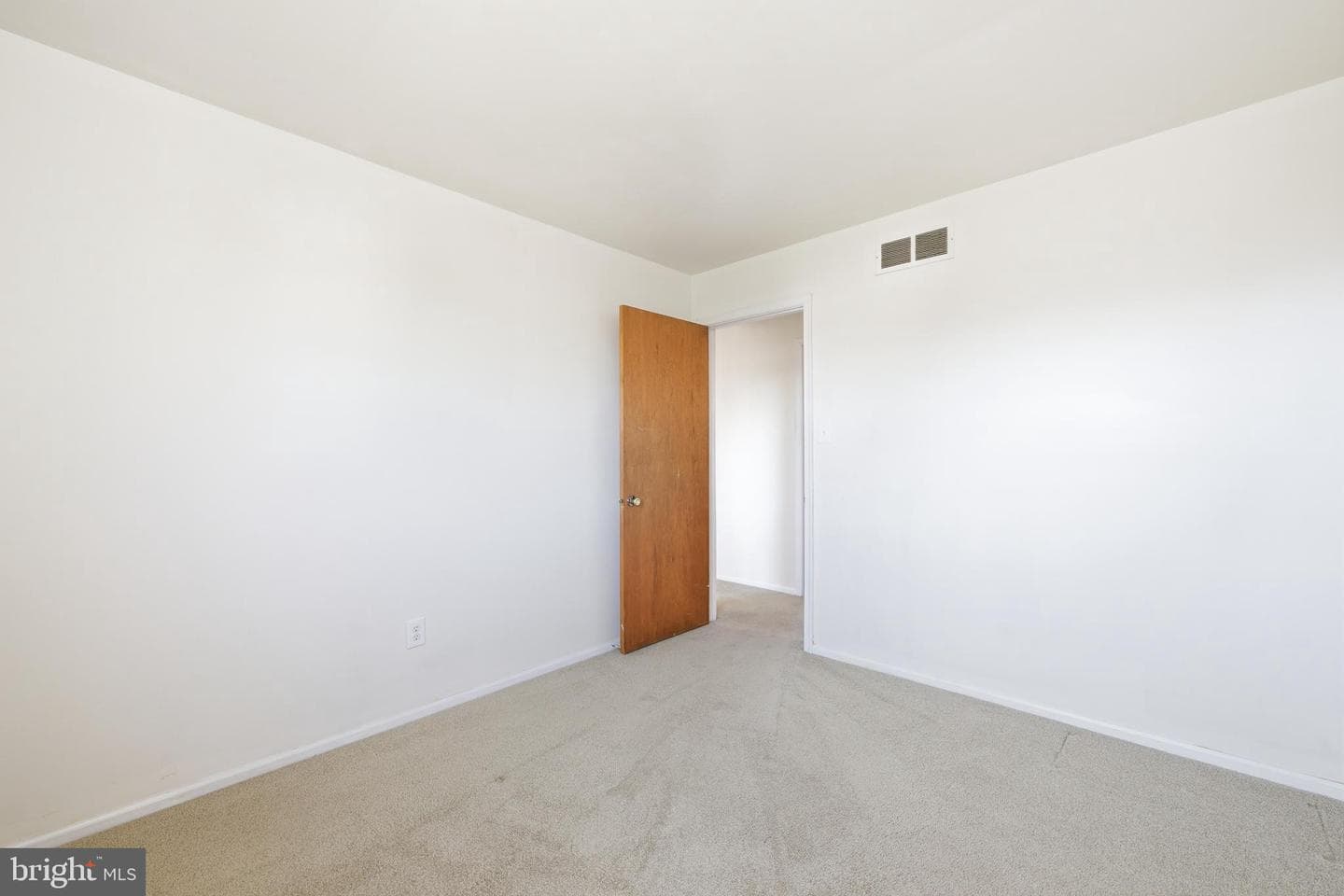 11 Maplewood Drive photo 32