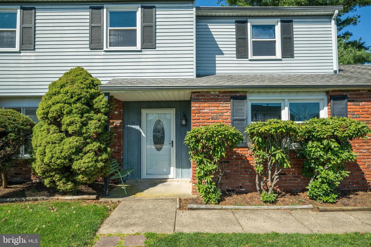 11 Maplewood Drive photo 4