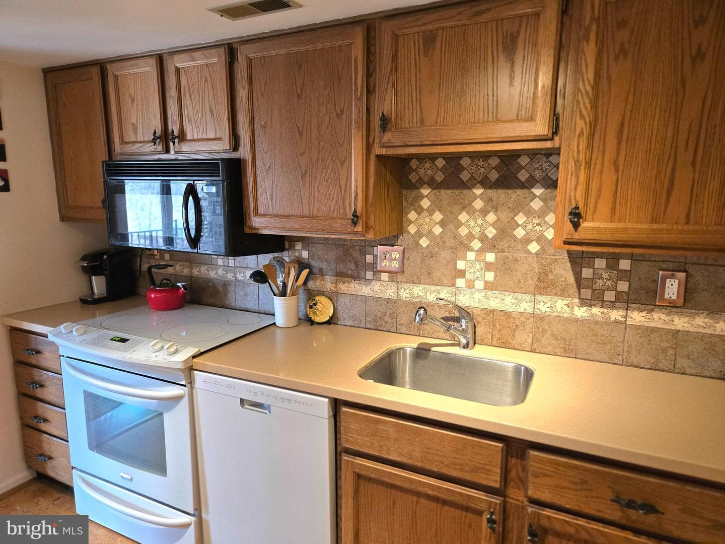 66 Hermitage Drive photo 10