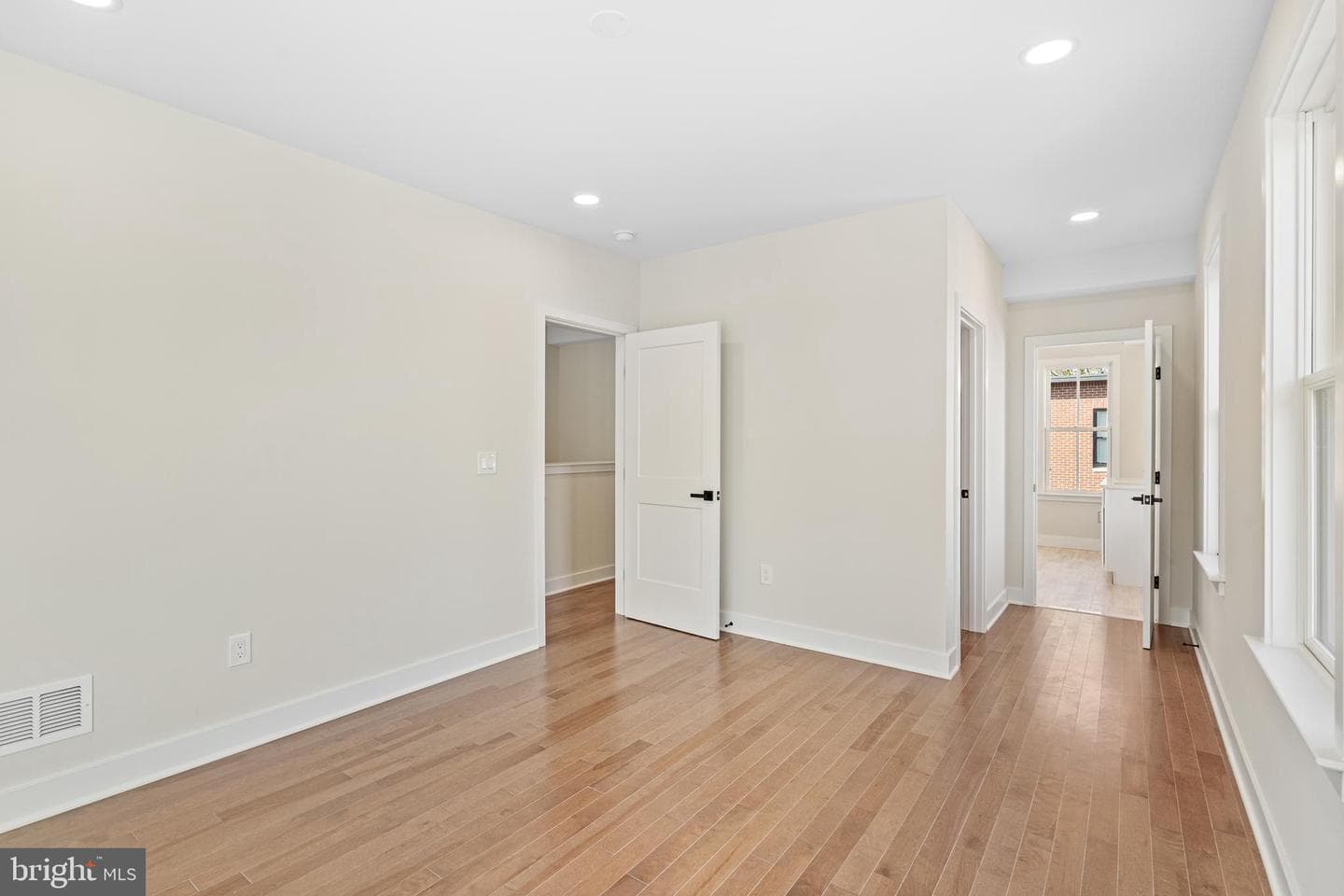 113 Thornton Lane photo 39
