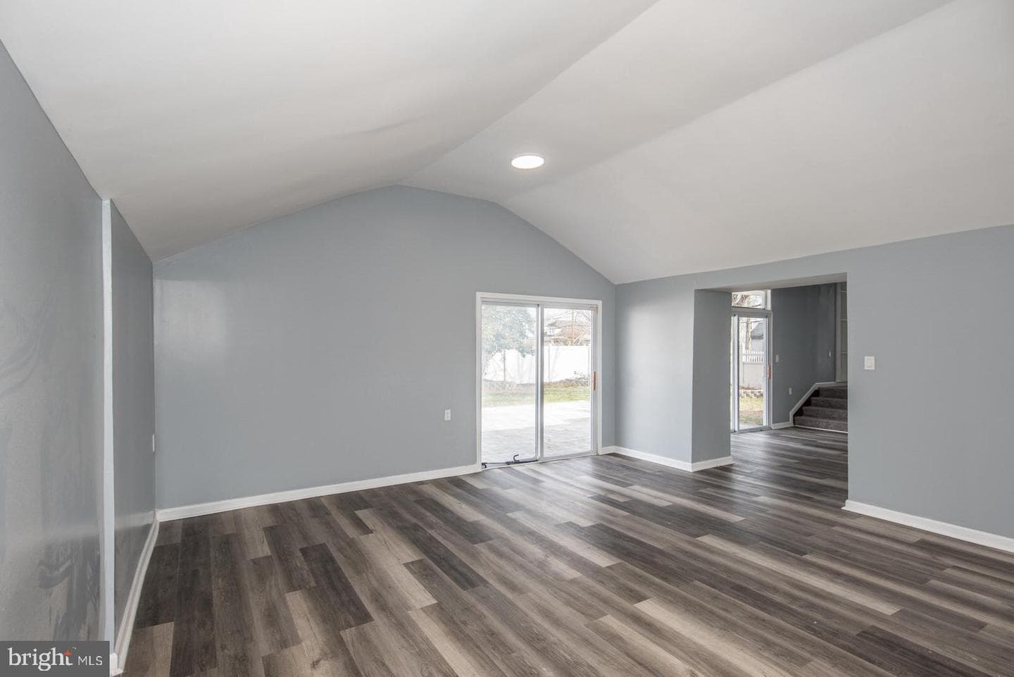 7105 N Radcliffe Street photo 27