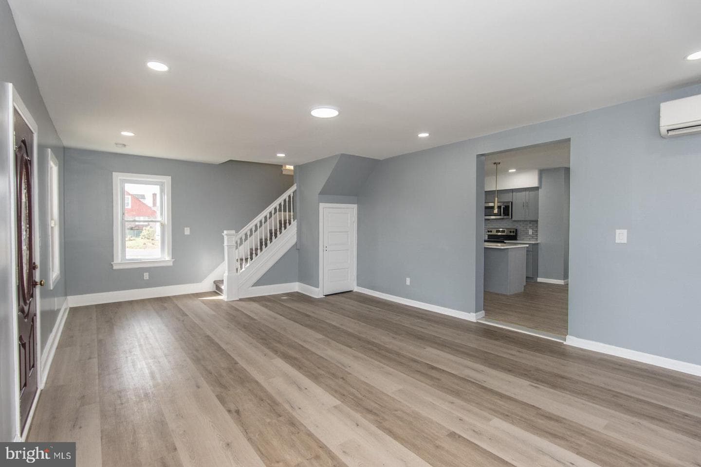 7105 N Radcliffe Street photo 6