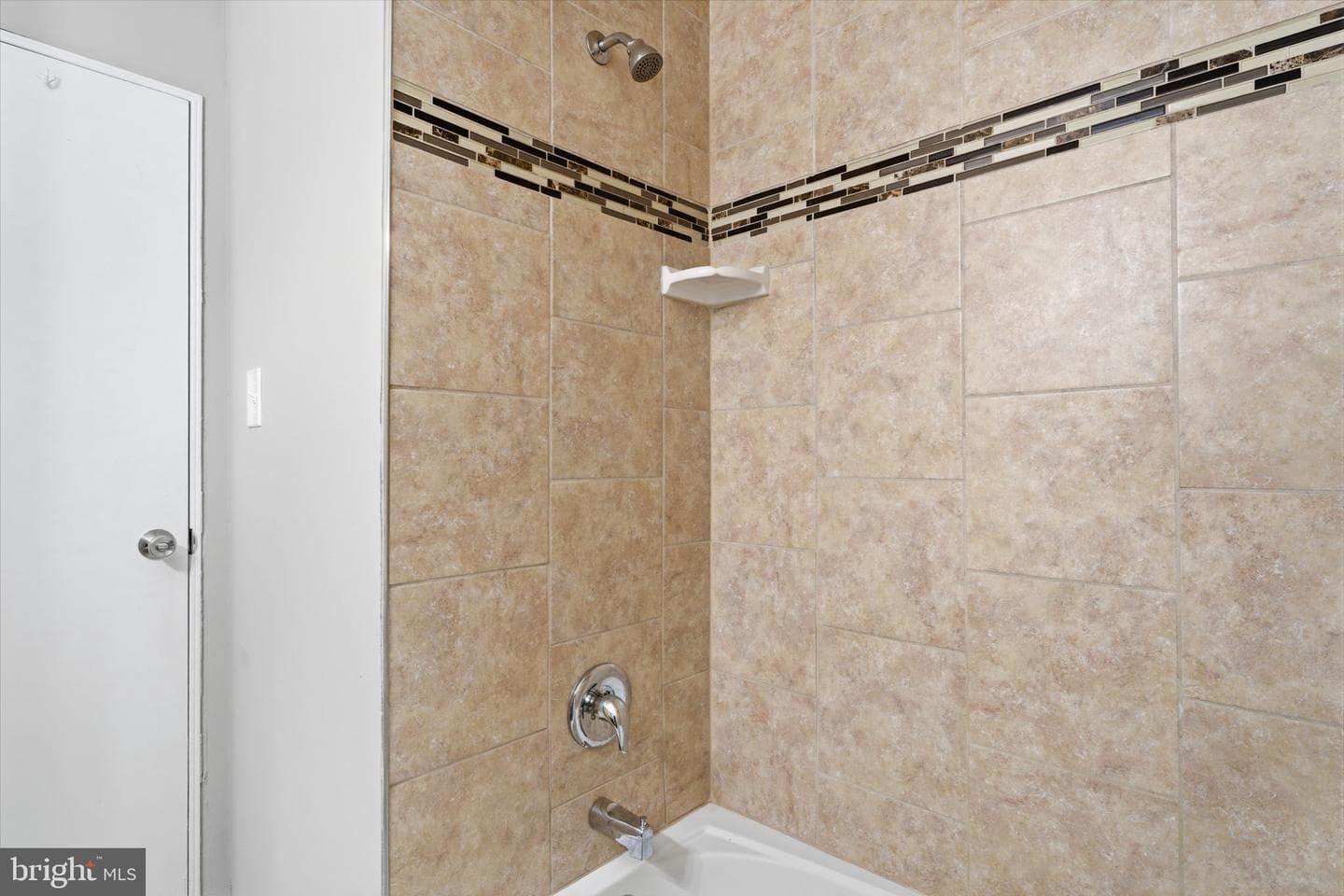 820 Auburn Road photo 18