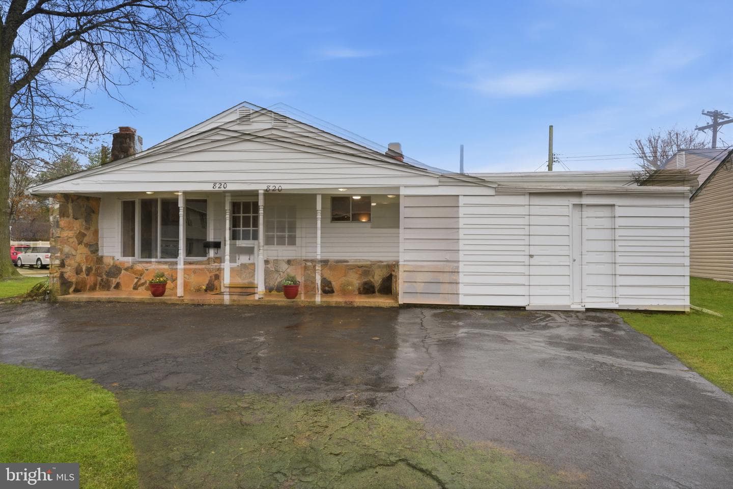 820 Auburn Road photo 2
