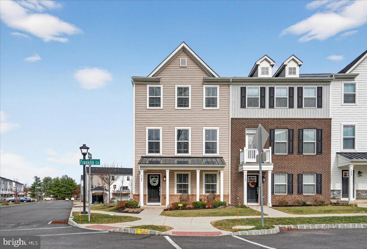5121 Franklin Circle