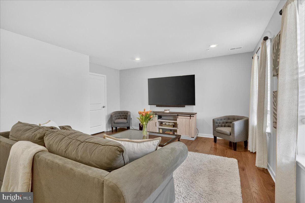 5121 Franklin Circle photo 4