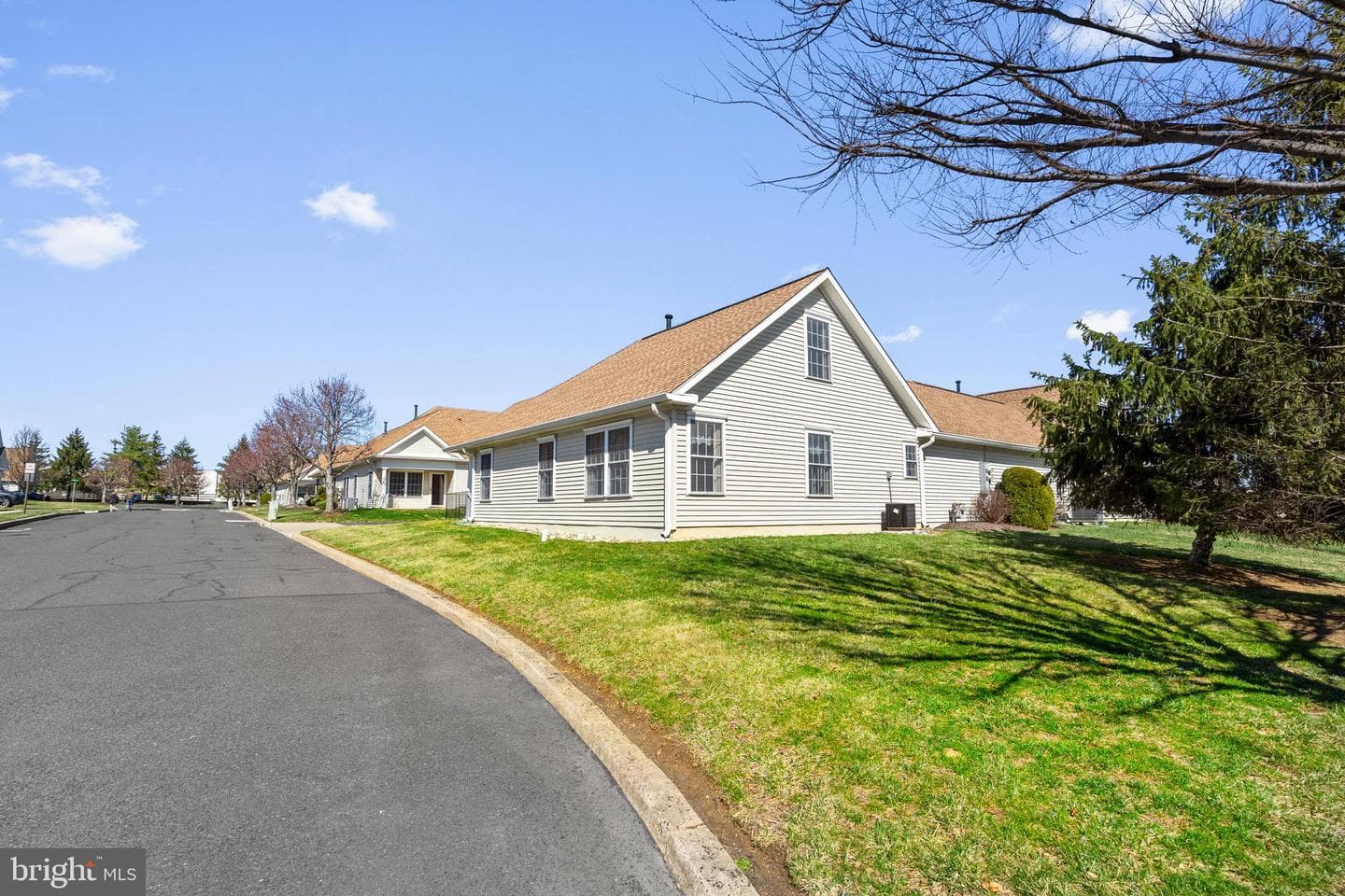 80 Avenrowe Court photo 26