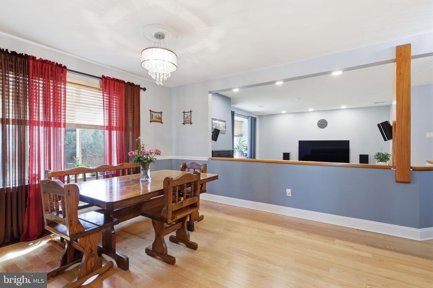 2125 Weybridge Commons photo 17