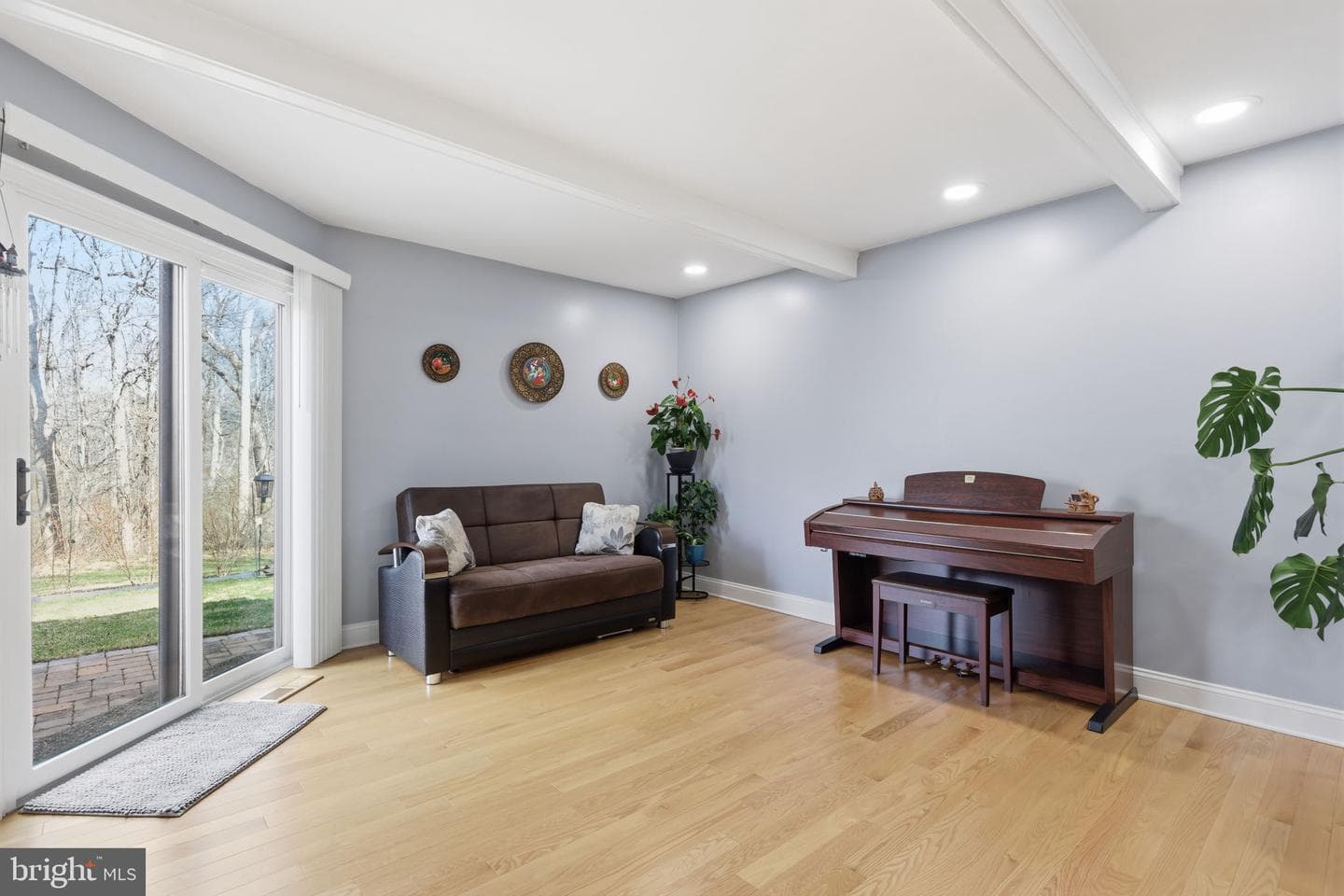 2125 Weybridge Commons photo 18