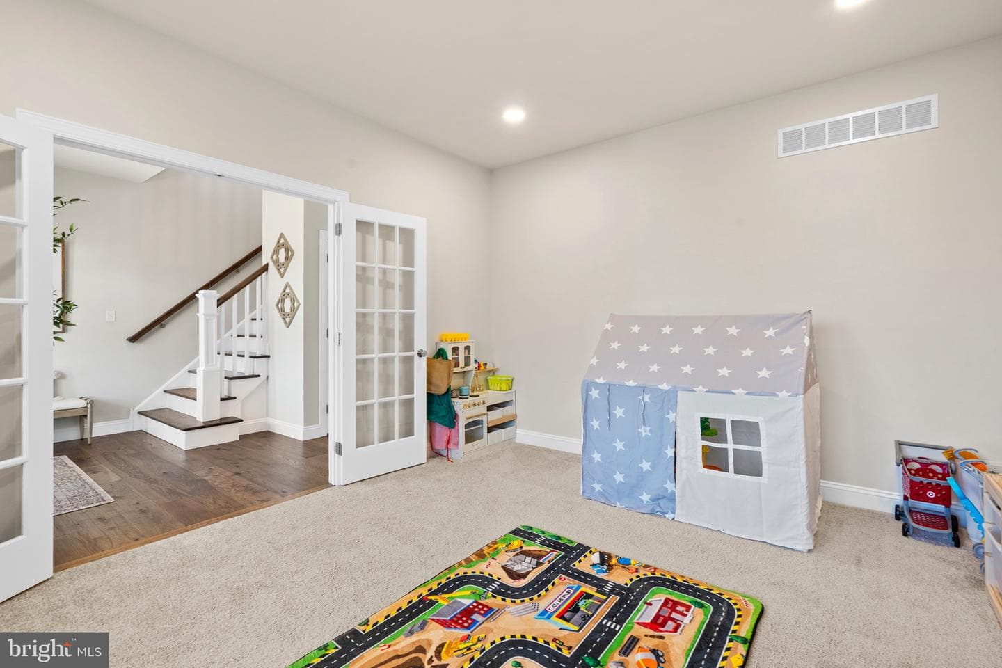 2408 Diamond Street photo 18