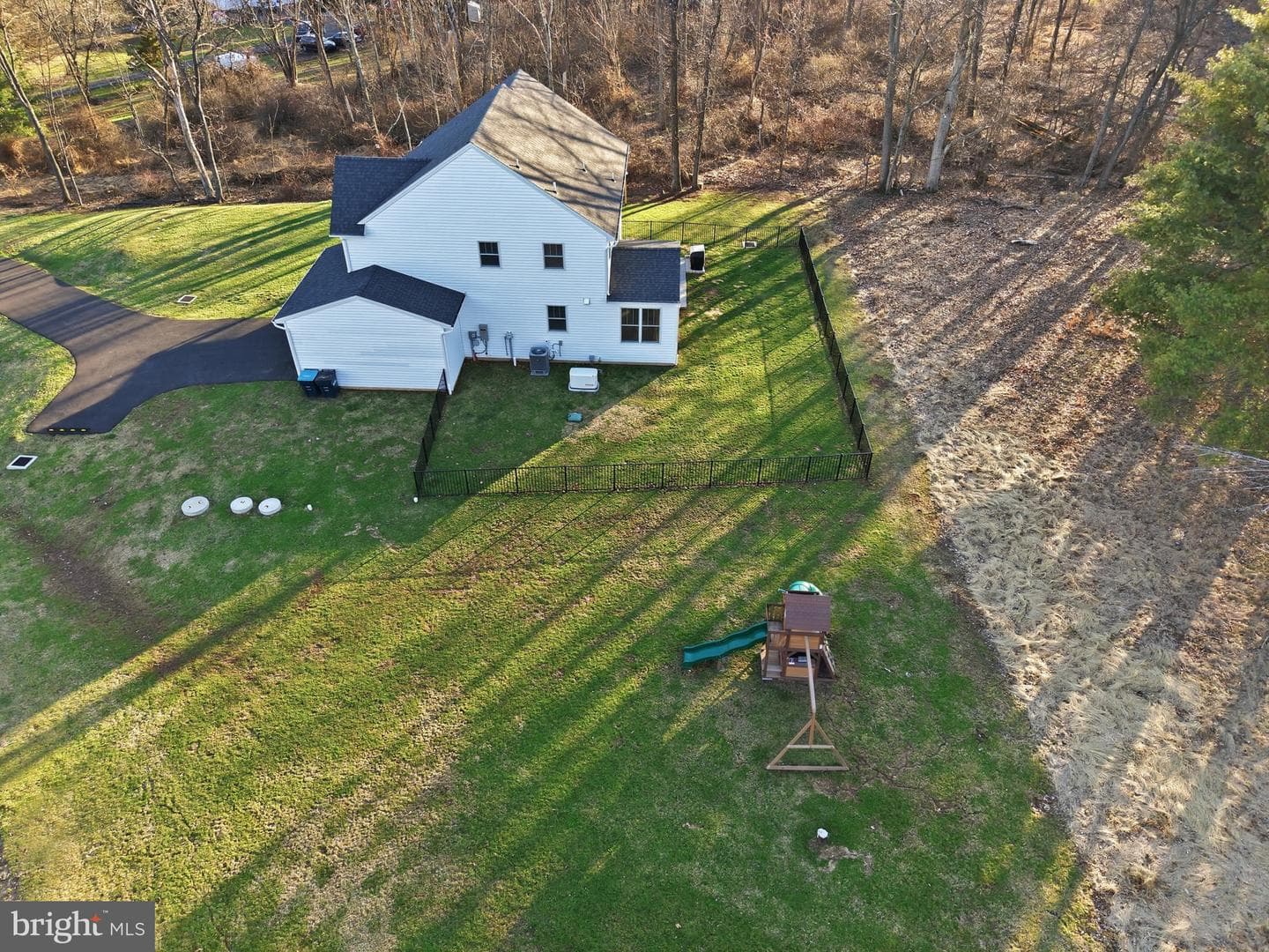2408 Diamond Street photo 53