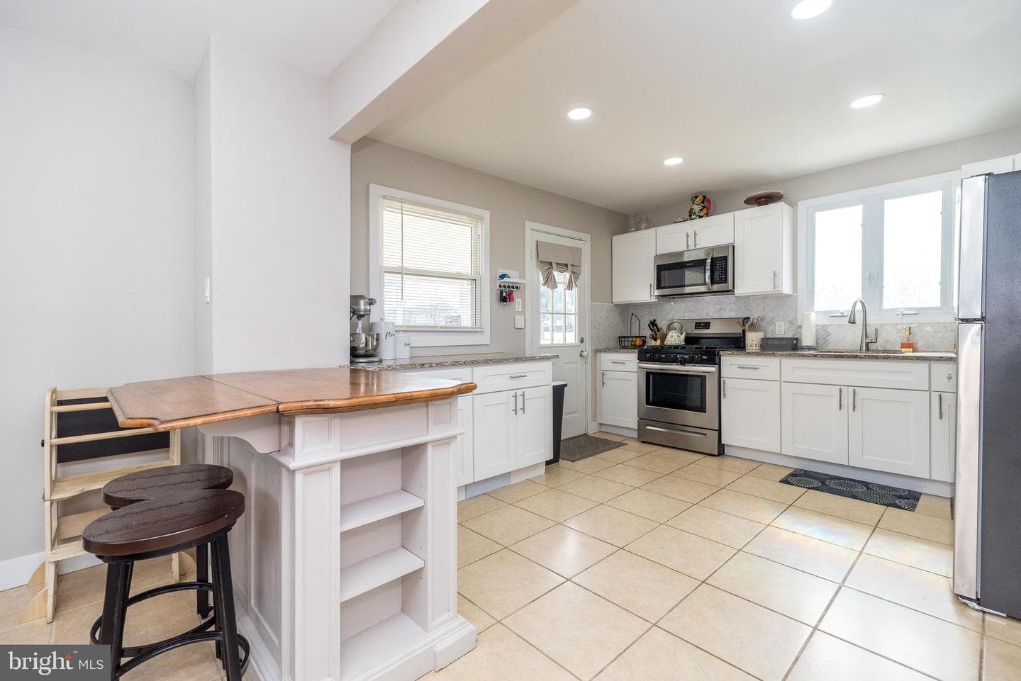 253 Luff Lane photo 9