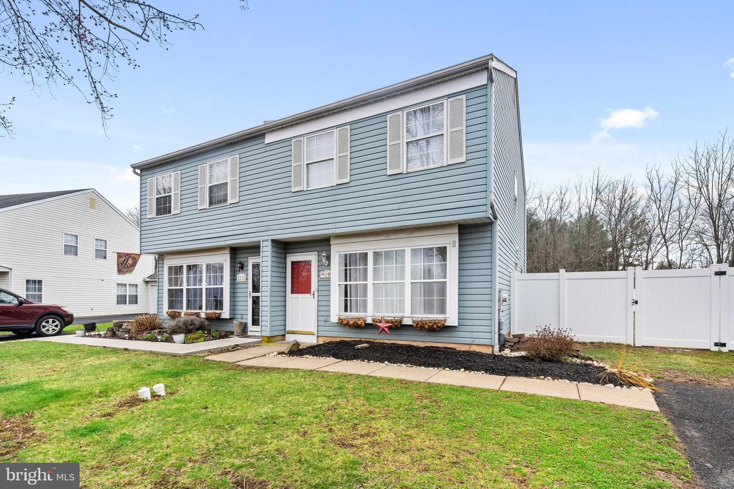 1120 Farm House Lane photo 2