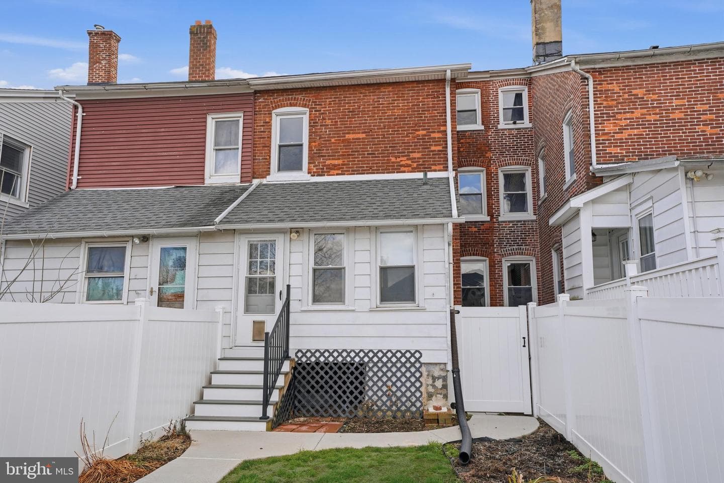 629 Juniper Street photo 38