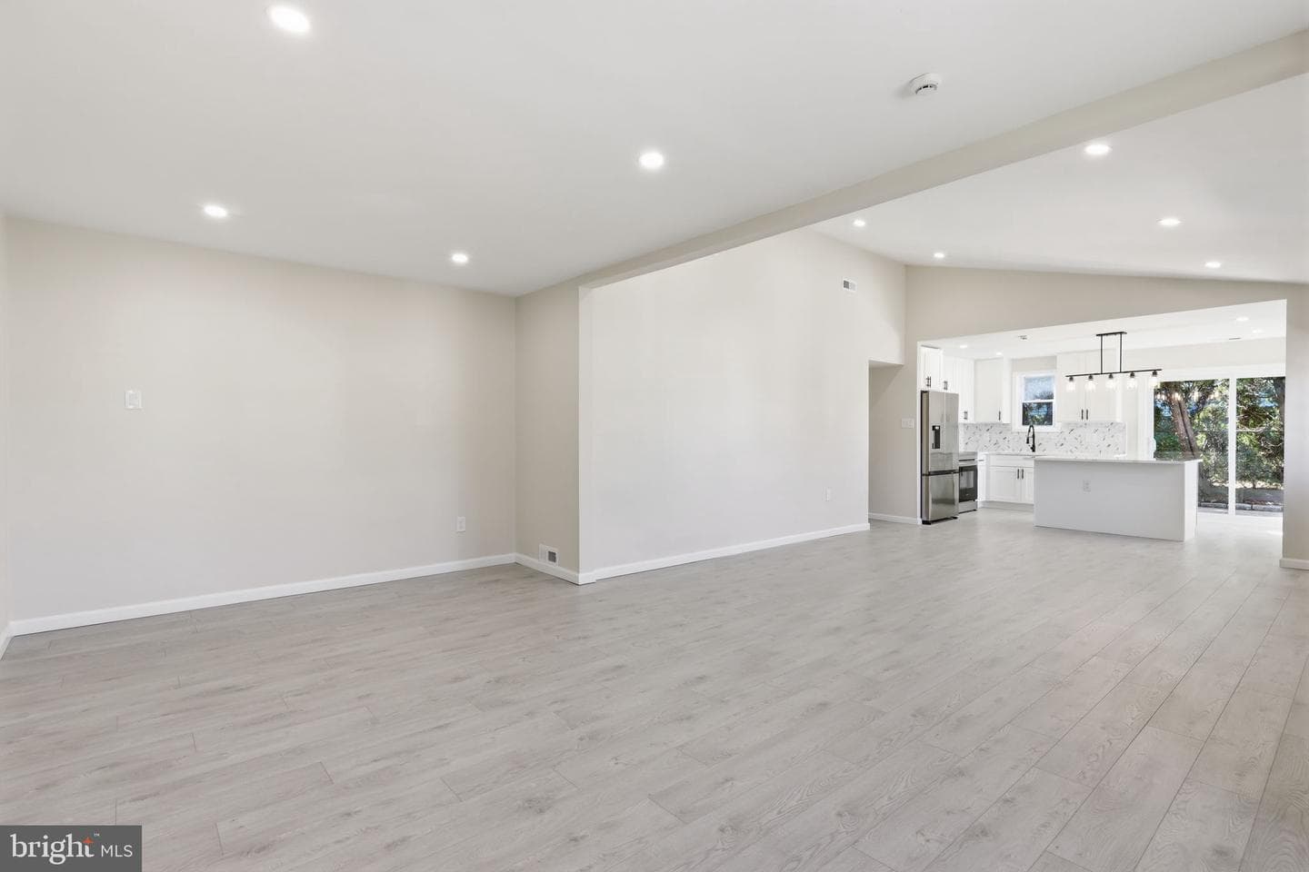 4421 Roselyn Lane photo 10