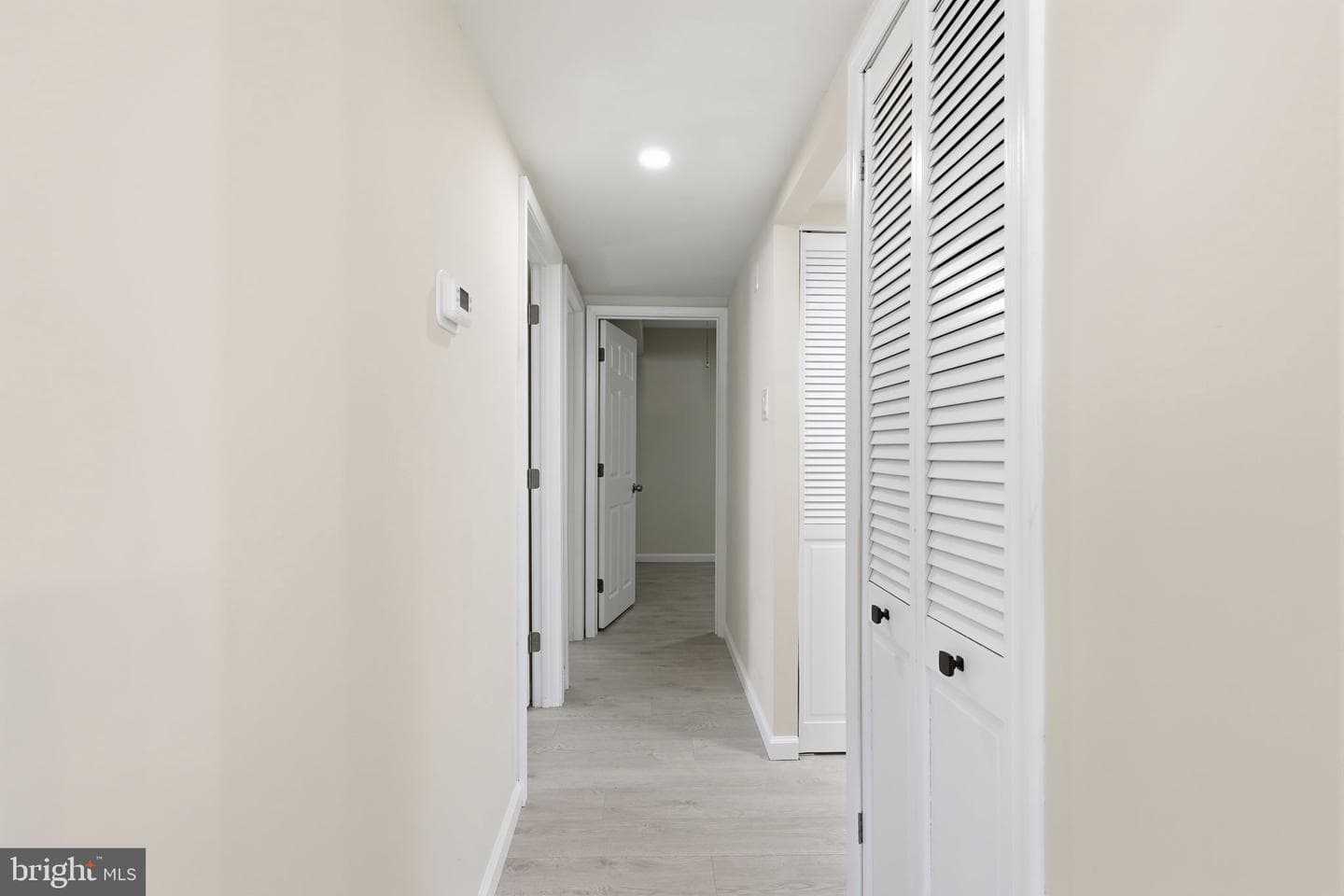 4421 Roselyn Lane photo 16
