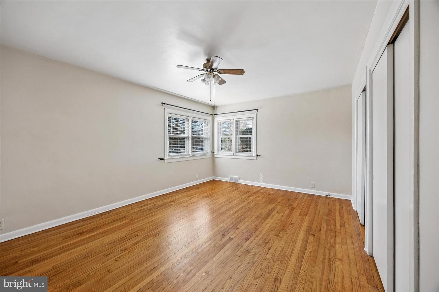 59 E Hillcrest Avenue photo 15