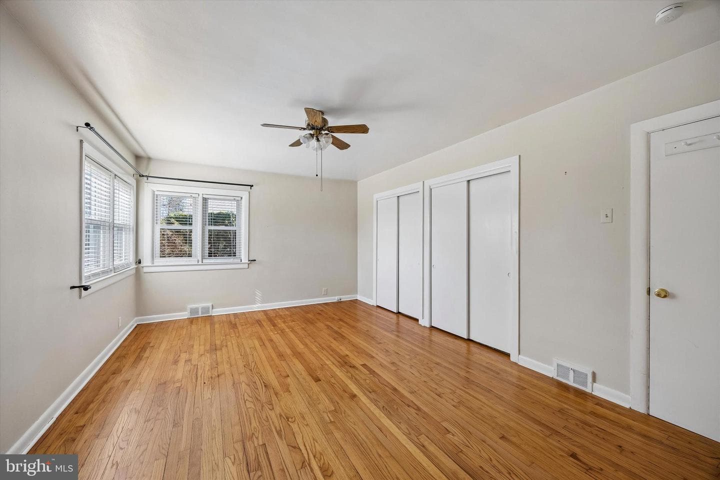 59 E Hillcrest Avenue photo 17