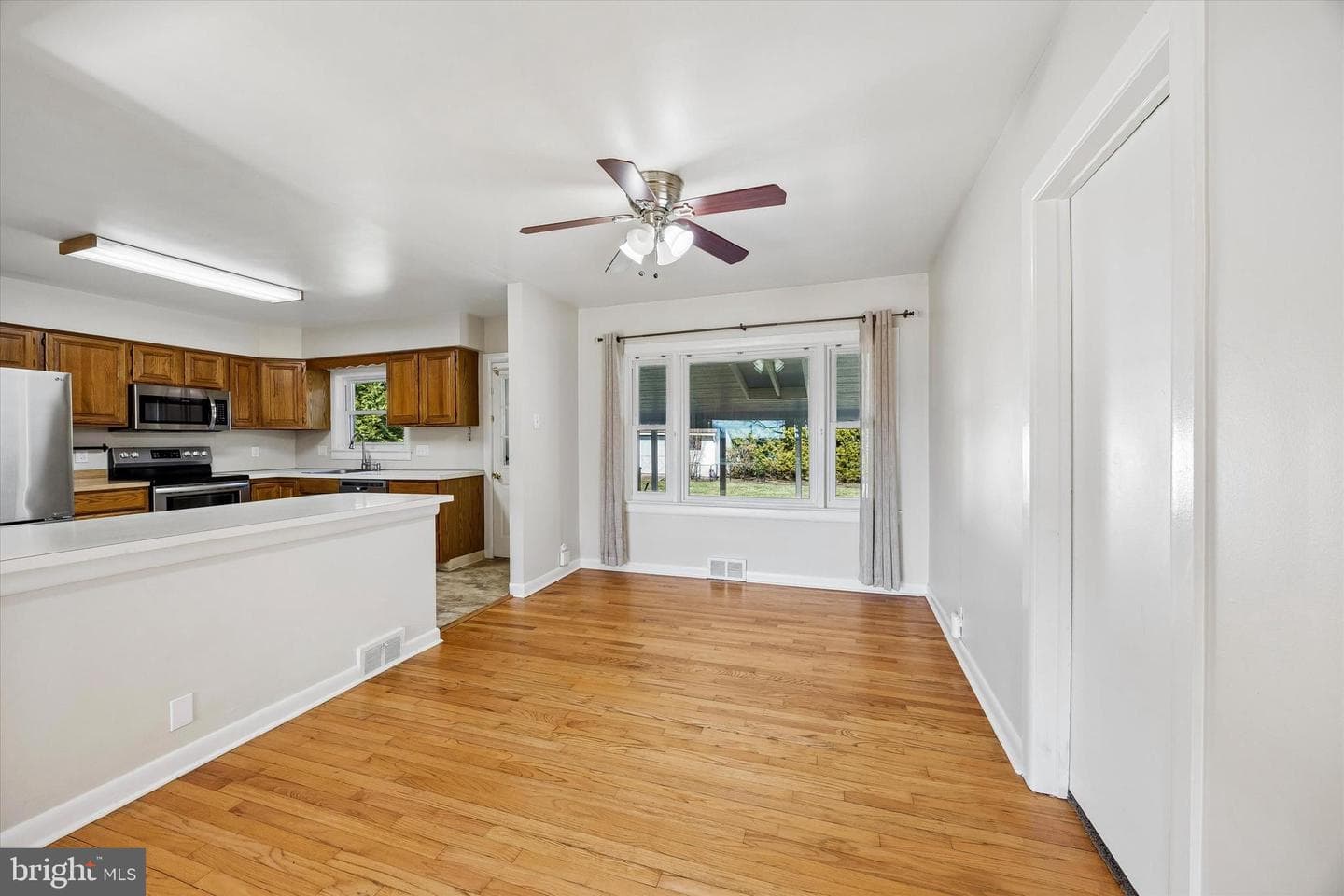 59 E Hillcrest Avenue photo 6