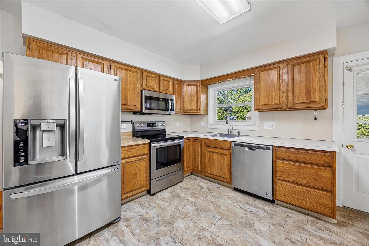 59 E Hillcrest Avenue photo 7