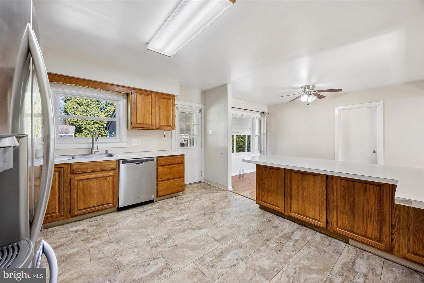 59 E Hillcrest Avenue photo 8