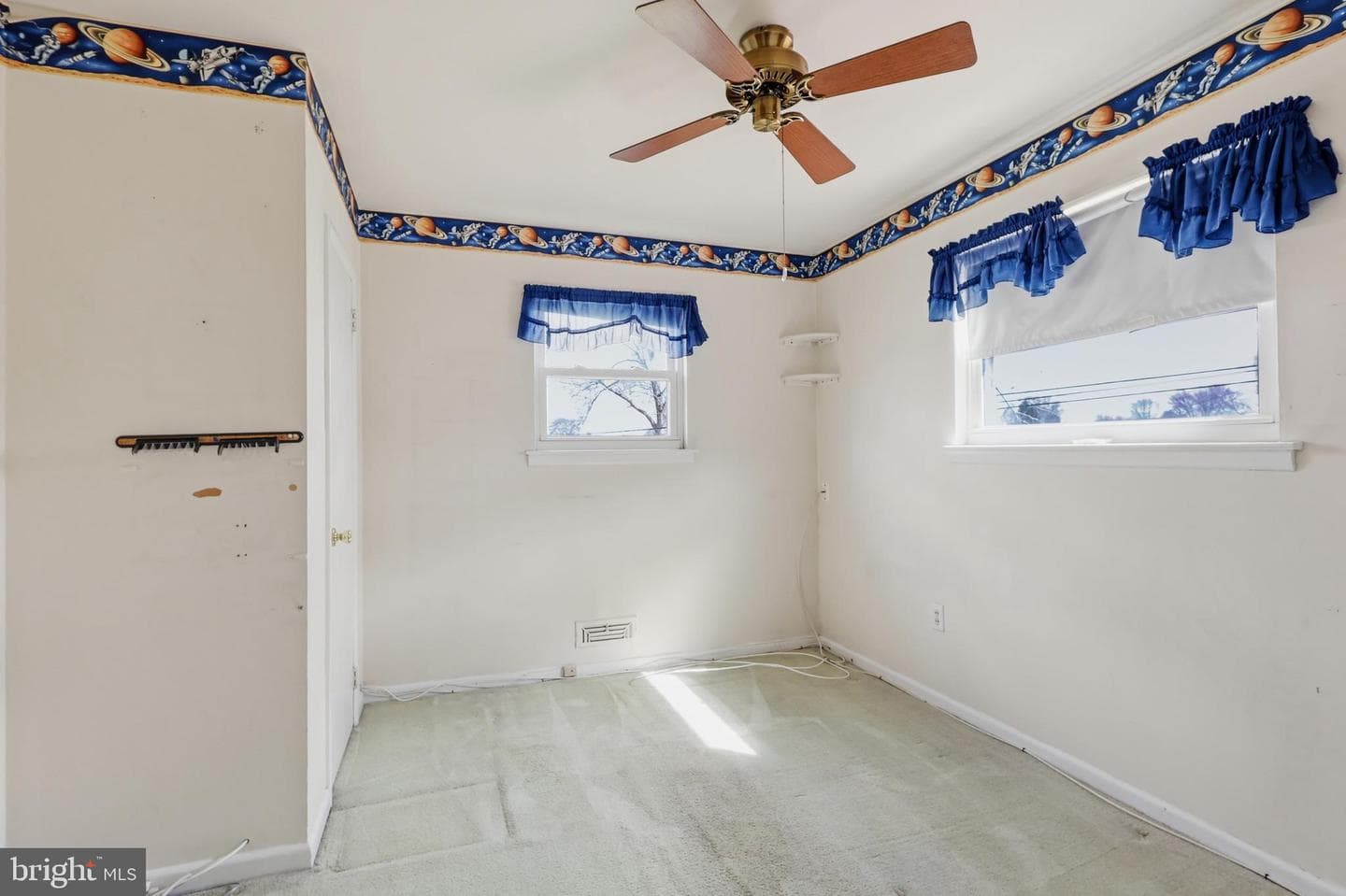 327 S Norristown Road photo 15
