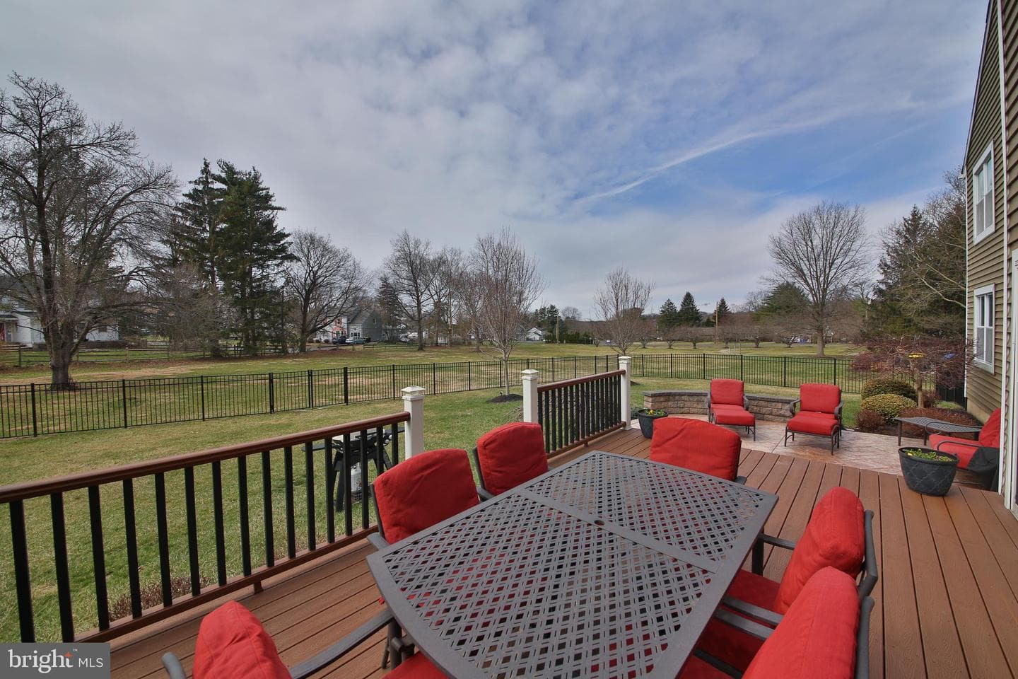 367 Merion Place photo 5